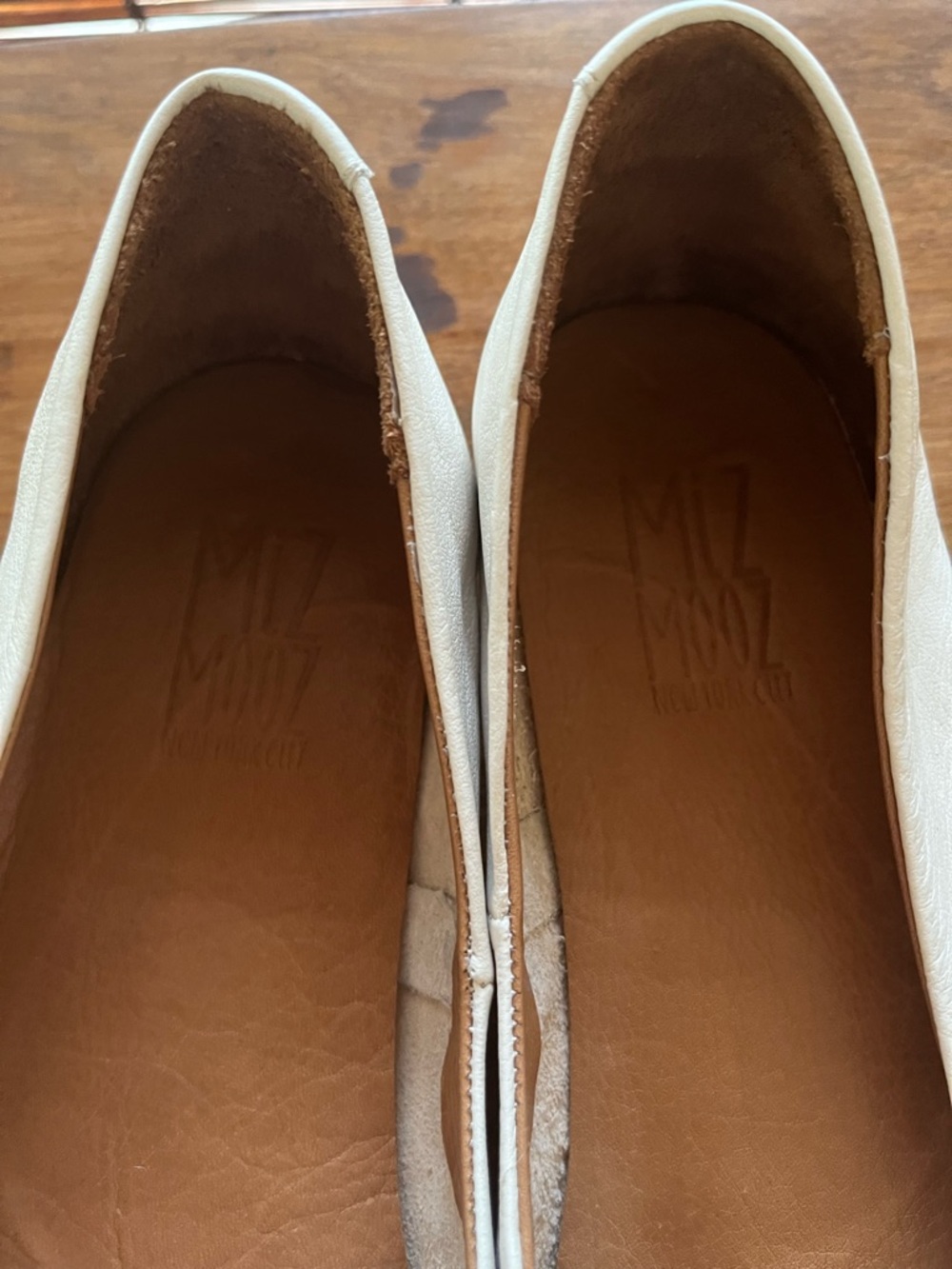 Miz Mooz Flats size 39 is 8.5 - Picture 3 of 7